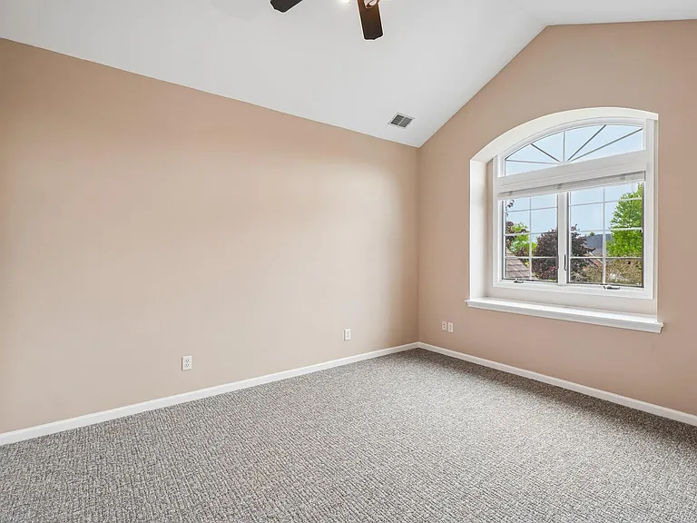 1819 Brookview Dr — Photo 56