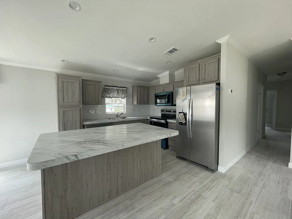 3 bed, 2.0 bath, 1352 sqft, $1,799 — Photo 4