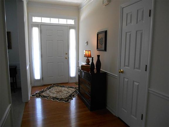 4th image of 940 Bonaventure Way