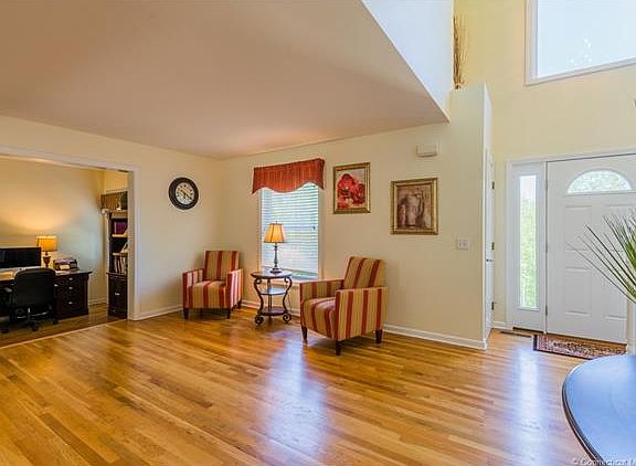 5th image of 59 Sherwood Ln