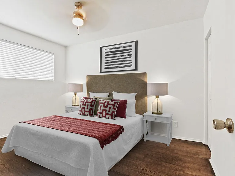 113 N Gale Dr — Photo 17