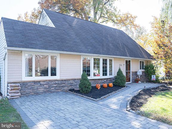 2nd image of 154 Juniper Dr