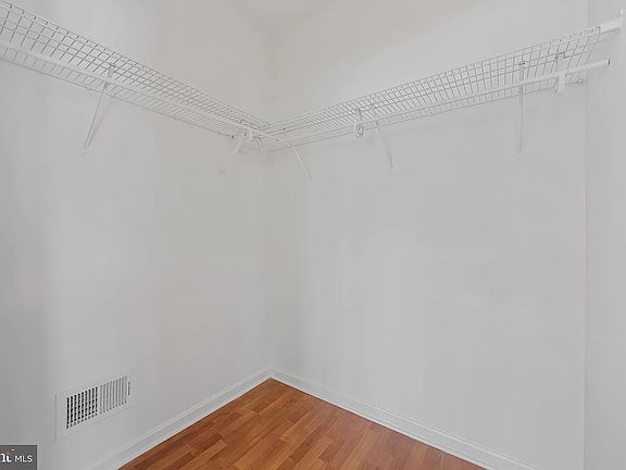 walk in closet