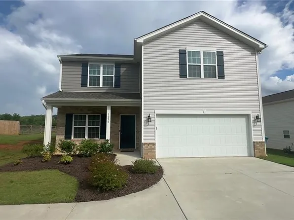 1020 Baileys Chapel Rd, Advance, NC 27006