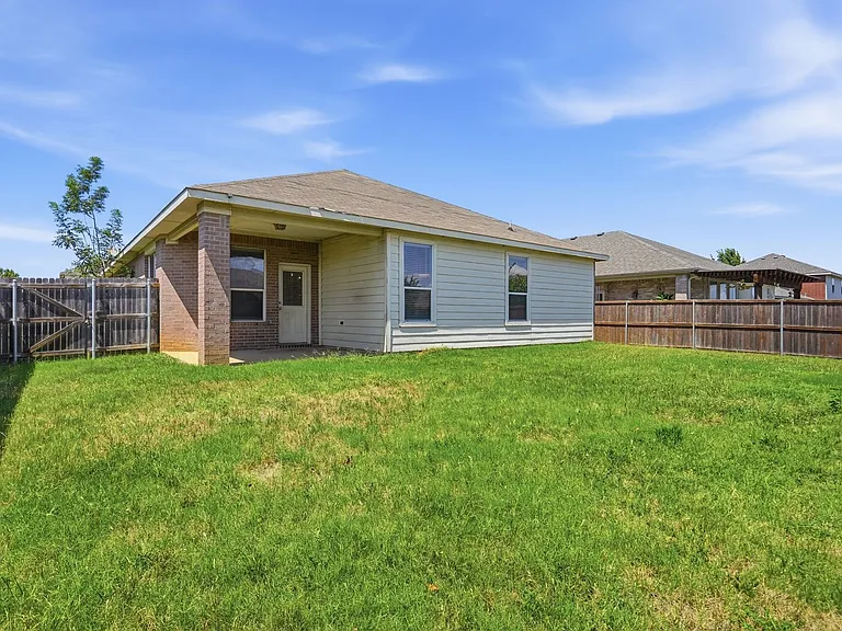 1113 Beaverwood Ln — Photo 25