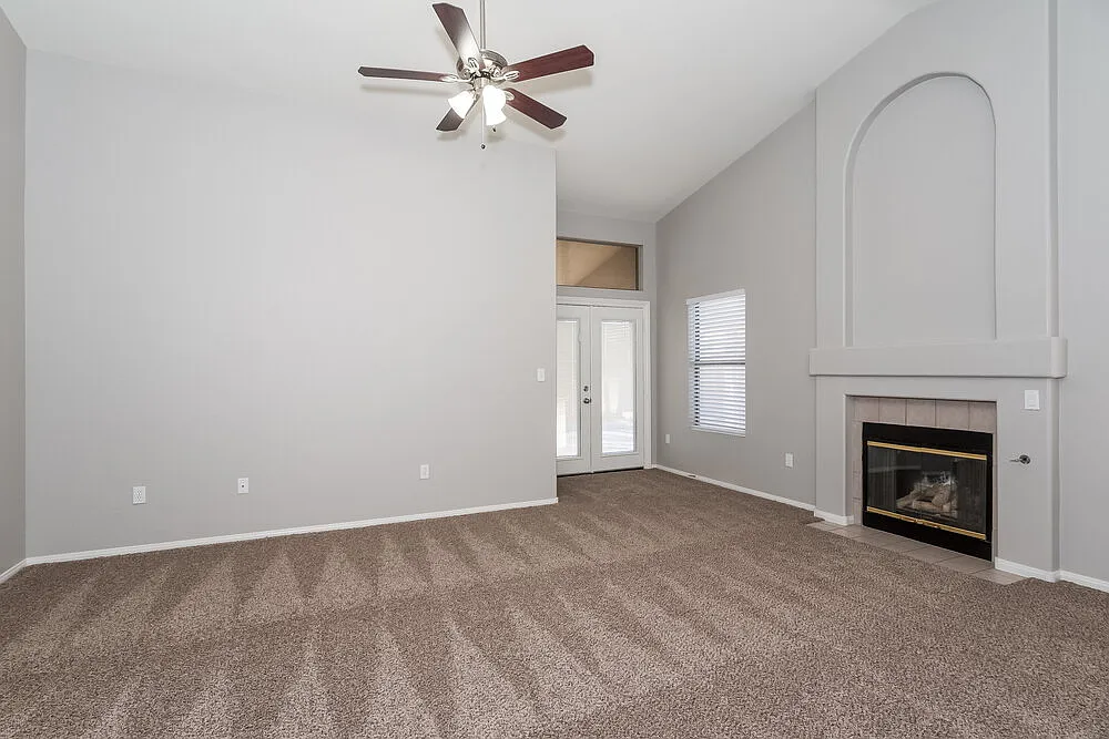 3 bed, 2.0 bath, 1557 sqft, $2,135 — Photo 2
