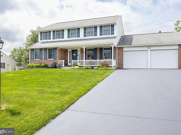 2nd image of 2905 Burton Dr