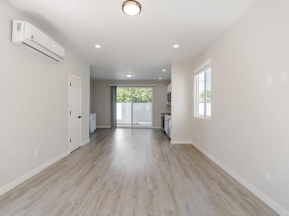Living room/Kitchen area.