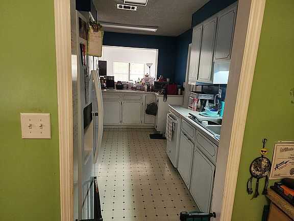 3rd image of 506 Forest Lake Dr