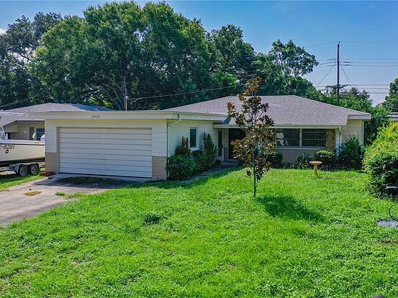 3rd image of 10426 Kumquat Ln