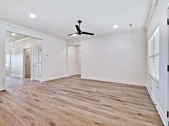 4th image of 1027 Nottington St