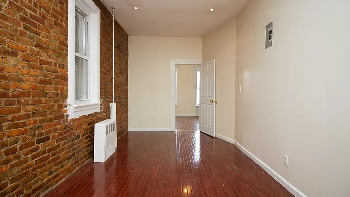 Rented by Nooklyn NYC LLC | media 18