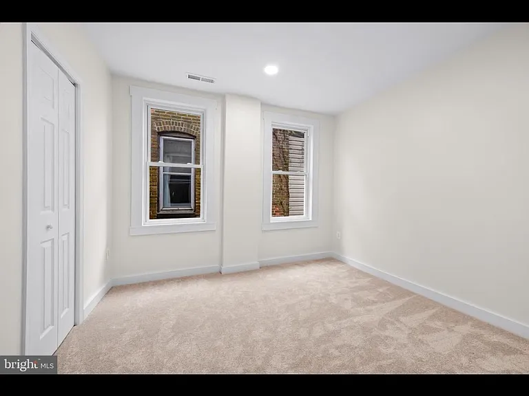 2824 Maryland Ave — Photo 12