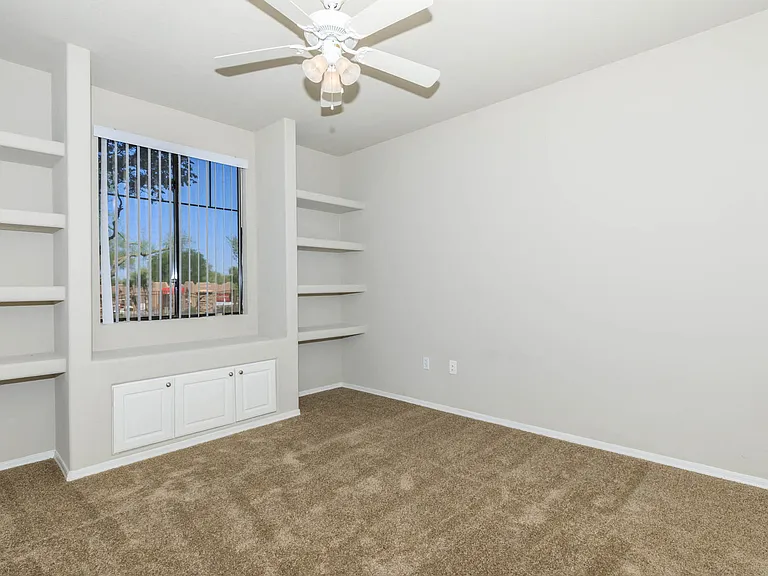 1a1 Renovated 965 SQFT 1 Bed 1 Bath