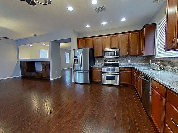 3rd image of 9127 Lantern Oak Way
