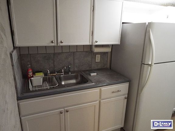 5th image of 411 Priscilla St