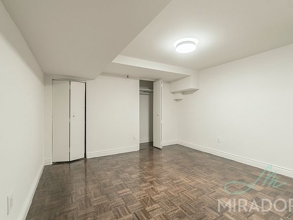 4th image of 153 E 32nd St Lbby Ld
