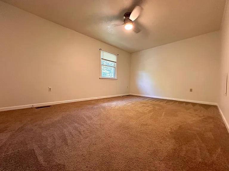 700 Rife Rd #8L — Photo 16