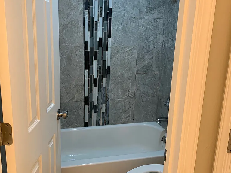 70 Lodato Ave — Photo 10