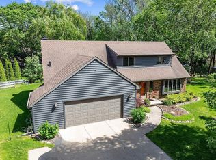 72 Thistle Down Ct, Appleton, WI 54915
