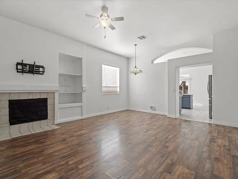 8137 Dartmoor Ave — Photo 3