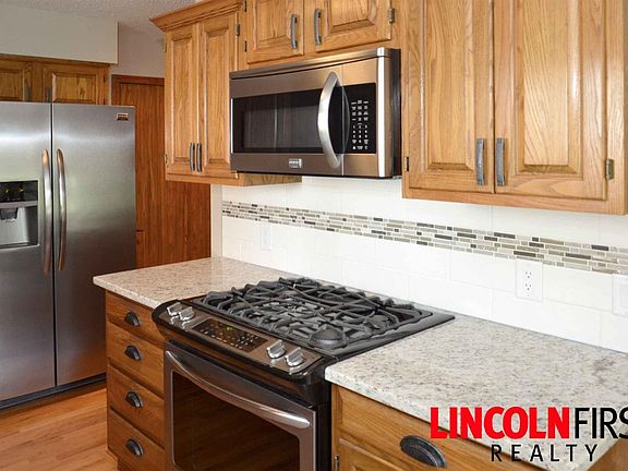 2nd image of 8140 Hickory Ln