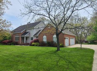 590 Hickory Ln, Charleston, IL 61920