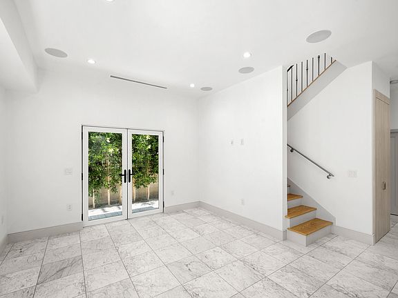 5th image of 13908 W Collins St