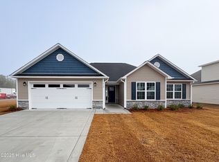 618 Carmel Dr, Sneads Ferry, NC 28460