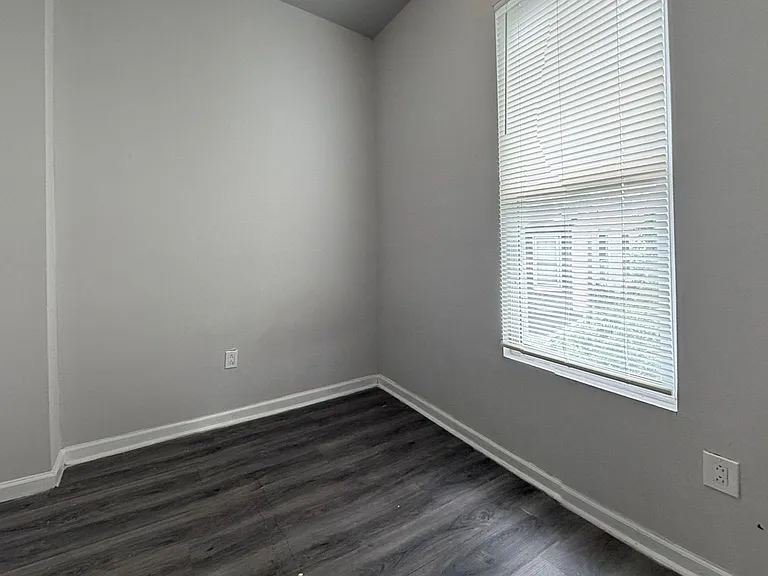 2229 N Cleveland St — Photo 6