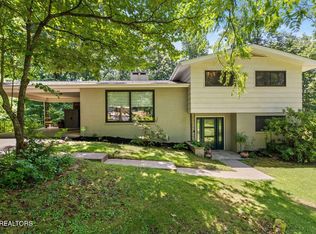853 W Outer Dr, Oak Ridge, TN 37830
