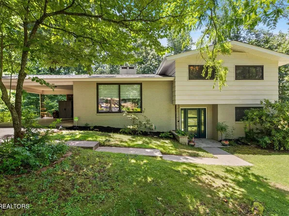 853 W Outer Dr, Oak Ridge, TN 37830