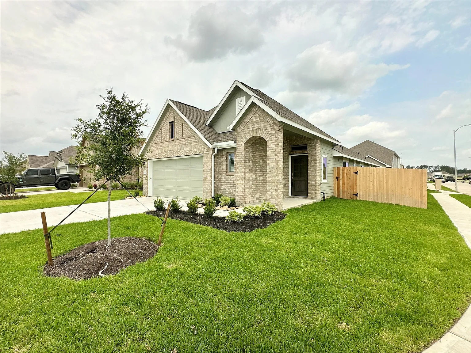 3 bed, 2.5 bath, 1840 sqft, $2,500 — Photo 3