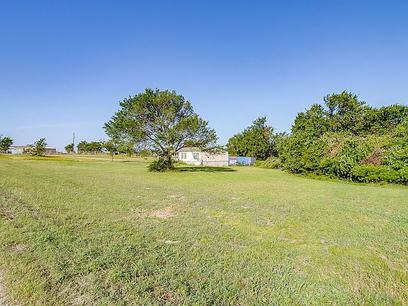 3rd image of 127 Lelon Ln