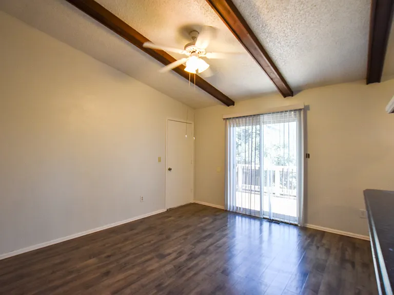 4925 Hackamore Dr N — Photo 8