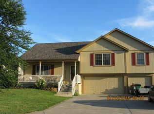 101 W Walker Dr, Harrisonville, MO 64701