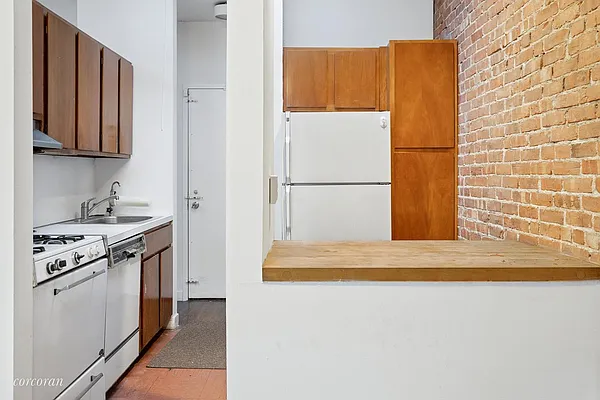 Sold by Corcoran | media 23