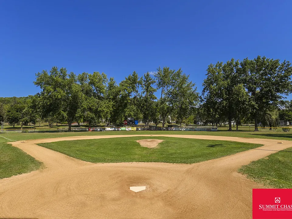 Summit Chase Townhomes and Apartment Homes