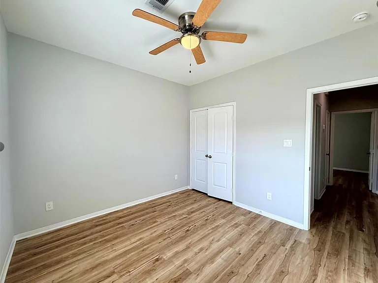 502 S Ross Sterling #B — Photo 25