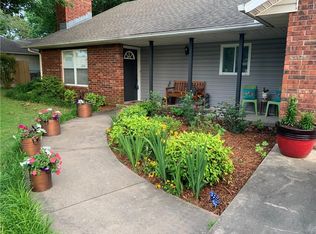 331 Meeker Dr, Gentry, AR 72734