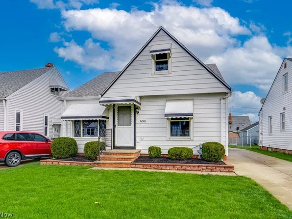 8208 Wainstead Dr, Parma, OH 44129