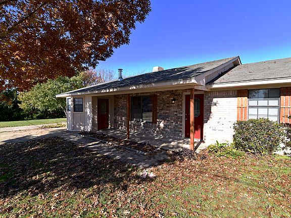 3rd image of 304 Creekside Dr