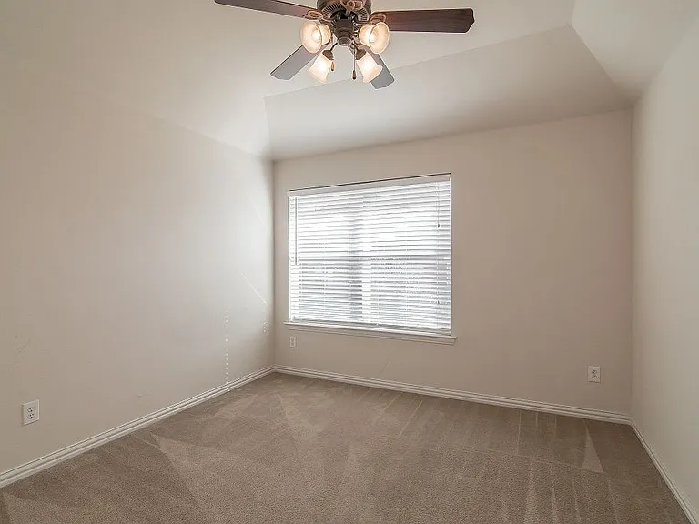 8740 Bigelow Dr — Photo 14