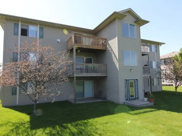40 Zeller Xing APT 104, North Liberty, IA 52317