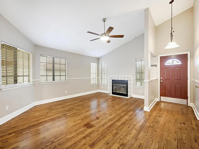3006 Linnet Dr — Photo 5