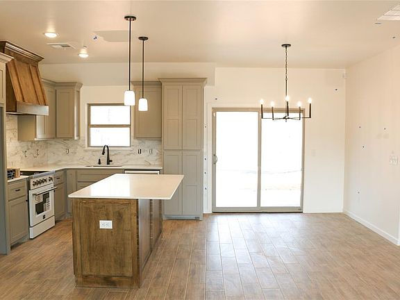 5th image of 120 Mountain Laurel Way