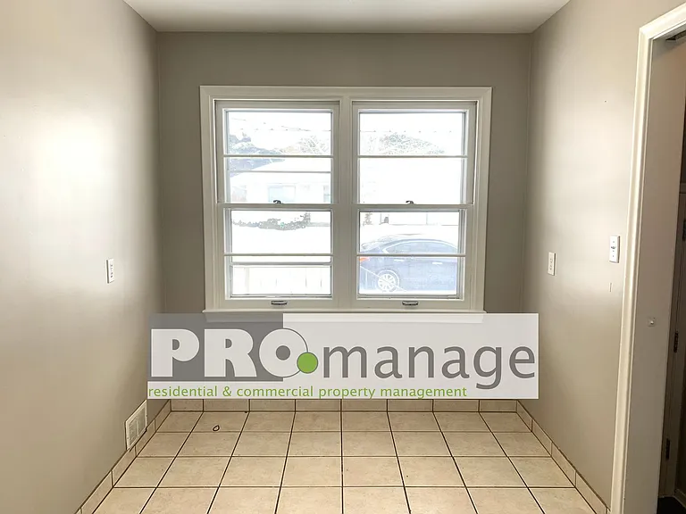 900 Spratt Ave — Photo 5