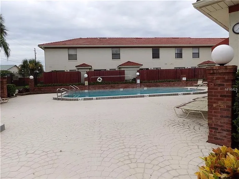 1605 Shady Ridge Ct — Photo 17