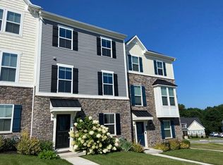 1304 Rodebuck Dr, Romansville, PA 19320