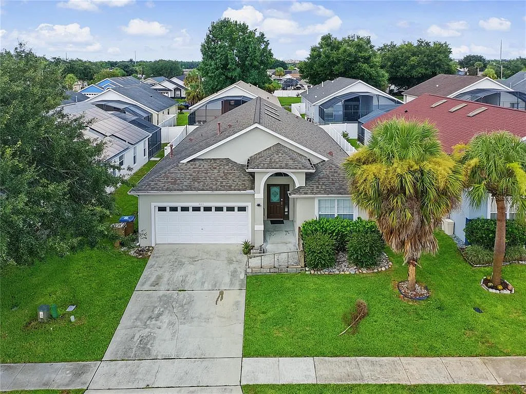 5 bed, 4.0 bath, 2136 sqft, $3,200 — Photo 2